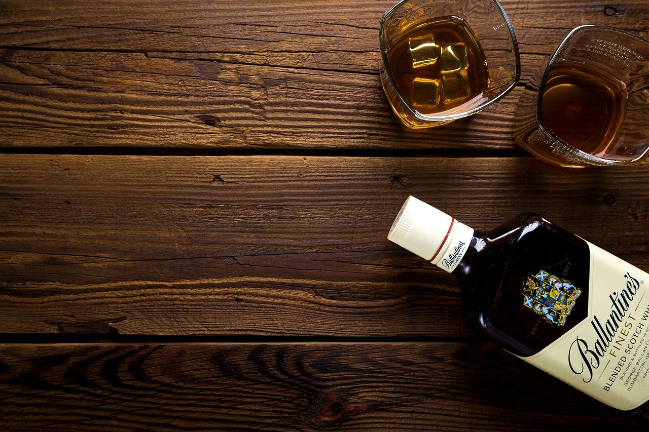 Z czym i jak pić whisky?
