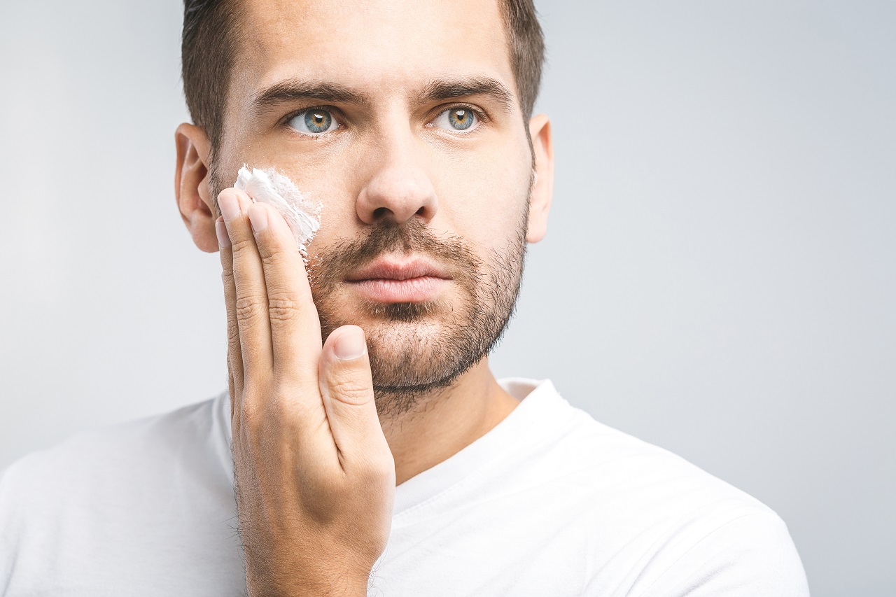 Męska pielęgnacja twarzy – jak dbać o skórę zimą?