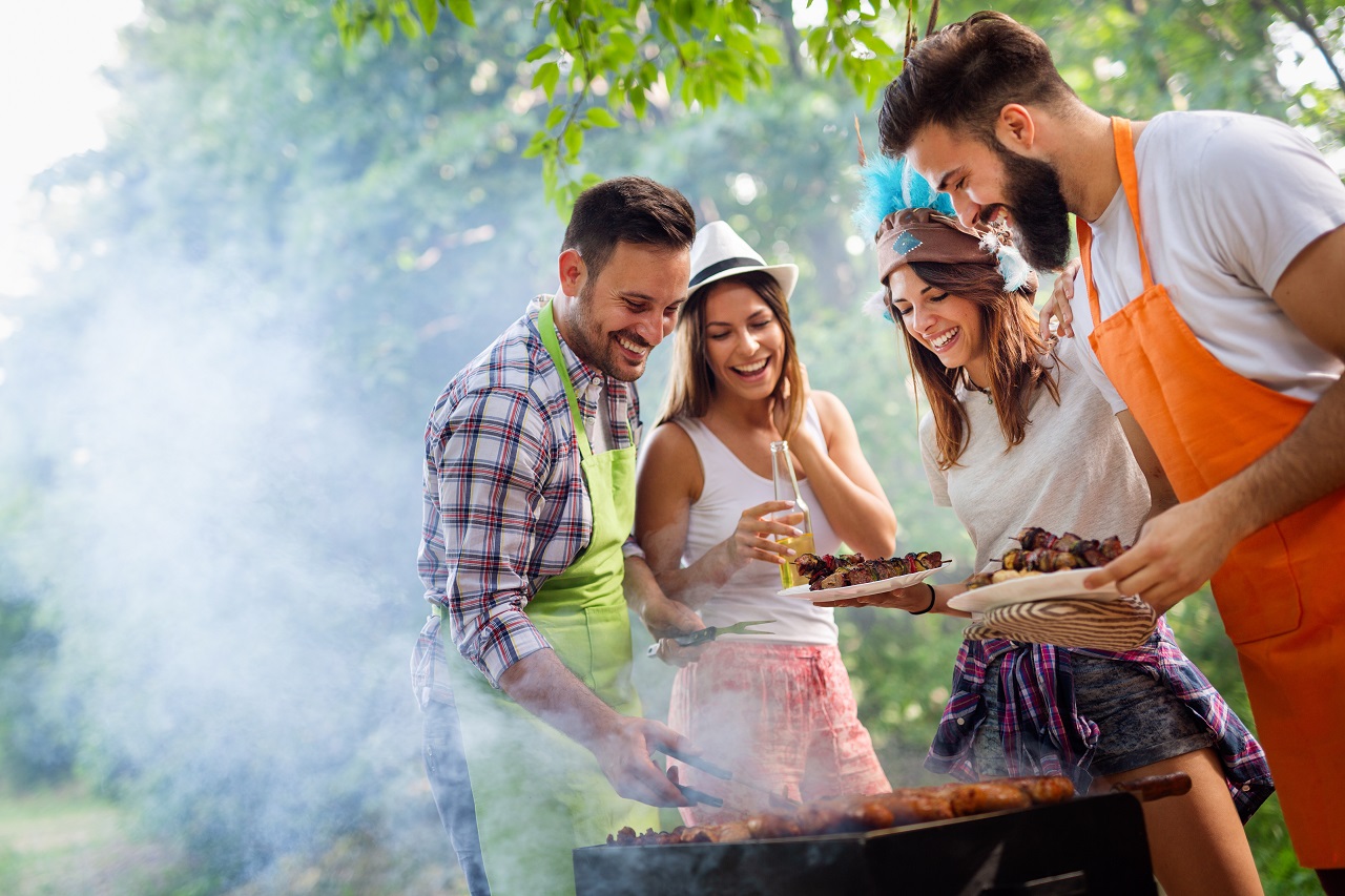 Sezon grillowy rozpoczęty – jak skutecznie wyczyścić grill?