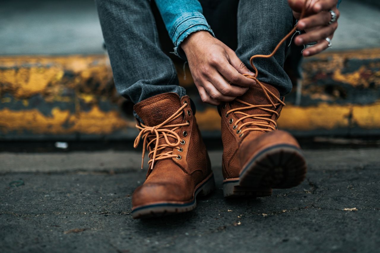 Spośród jakich rodzajów butów męskich wybrać odpowiednie na jesień?