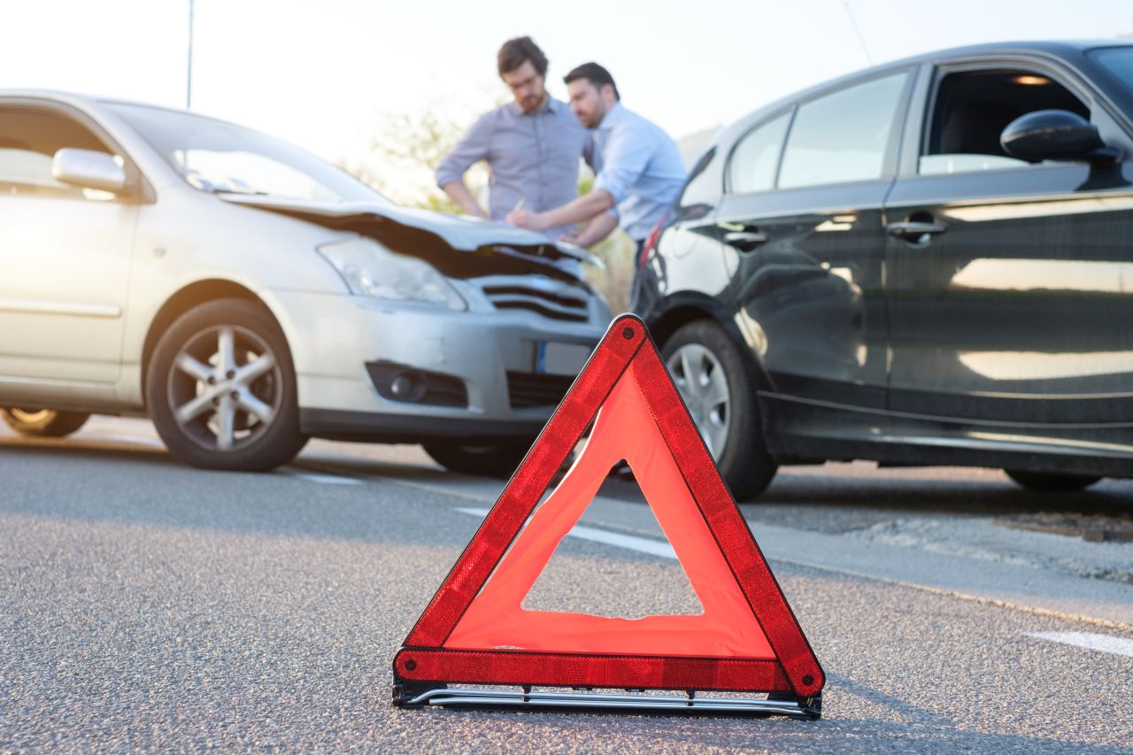 Odszkodowanie samochodowe – jak jest wypłacane osobie poszkodowanej?
